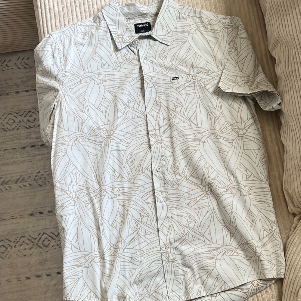 Hurley Men's Cream Leaf Pattern Shirt